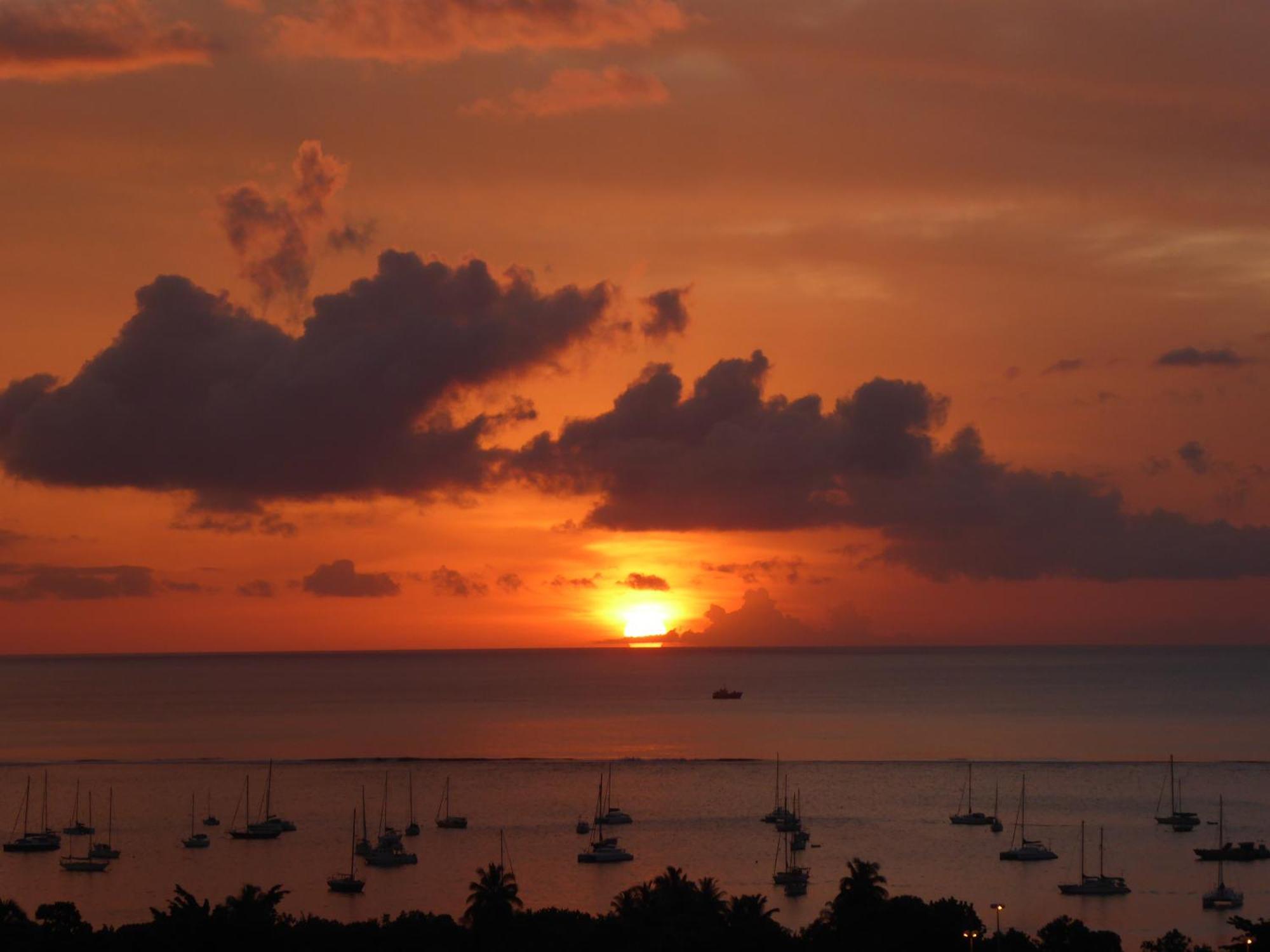 Maeva Sunset View Hotel Punaauia  Ngoại thất bức ảnh